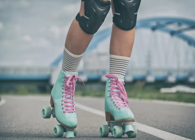 What type of wheels will fit my roller skates