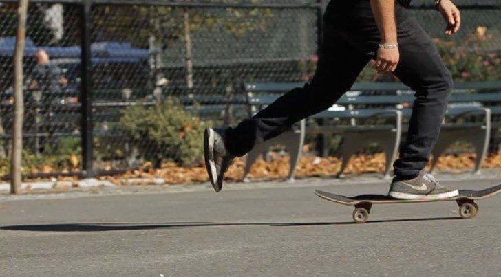 Learn How to Push Your Skateboard
